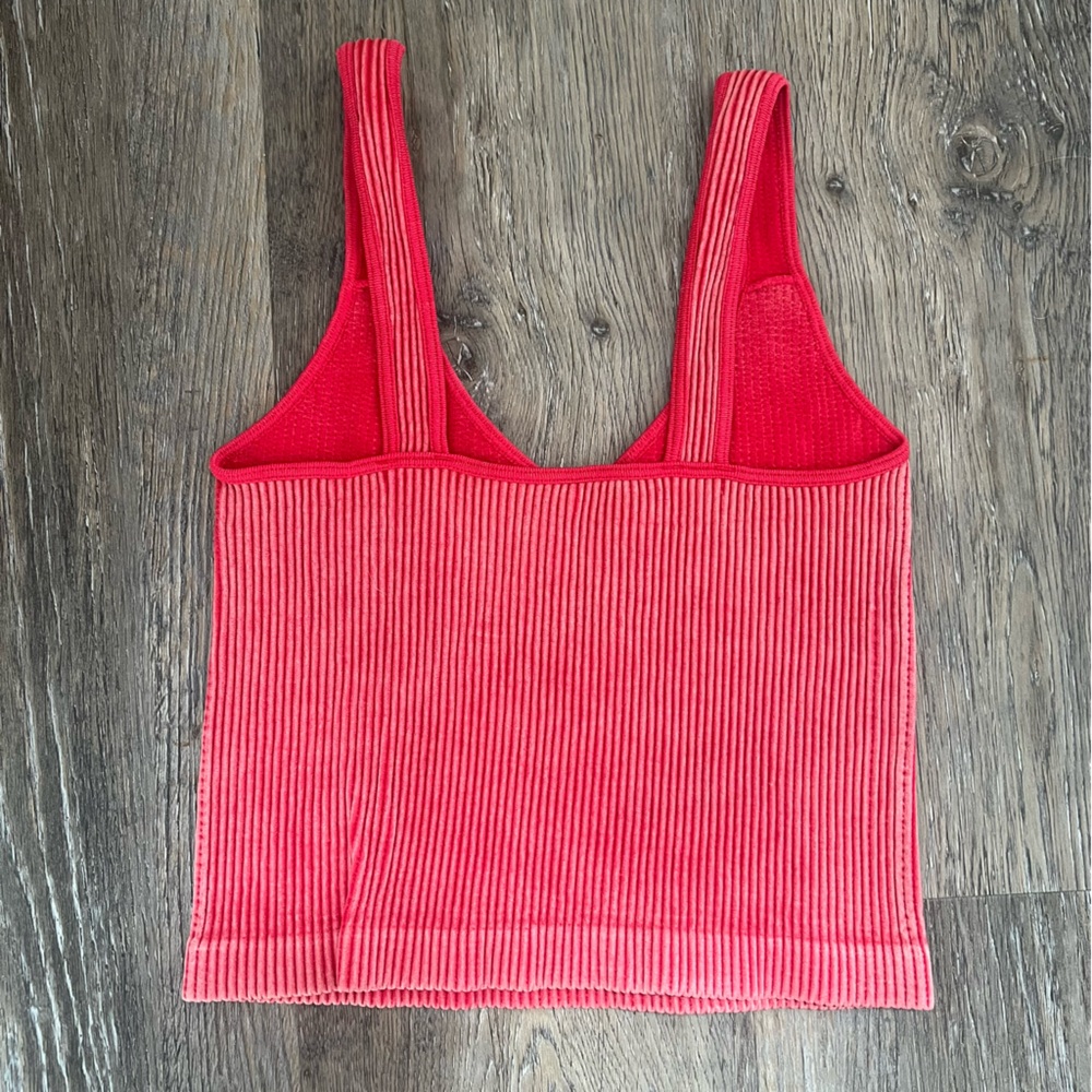 Bella Seamless ribbed crop tank top - Picture 2 of 10
